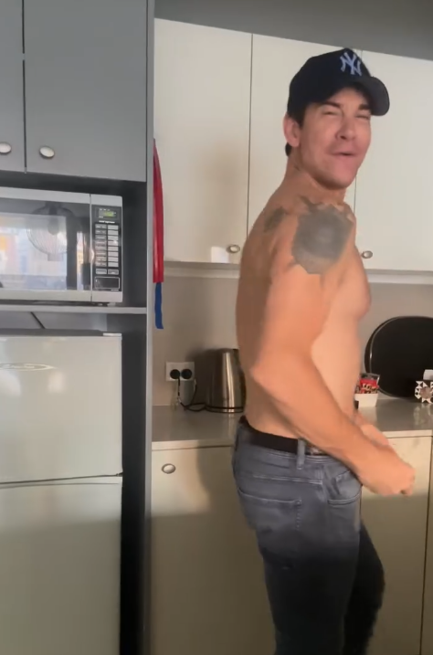 🦷 NOW SPIT! tweet media