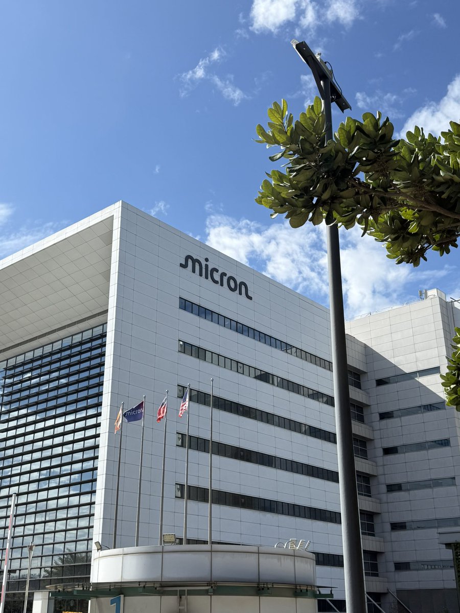 PowerOp's tweet image. 可能是我最常看到的美國國旗