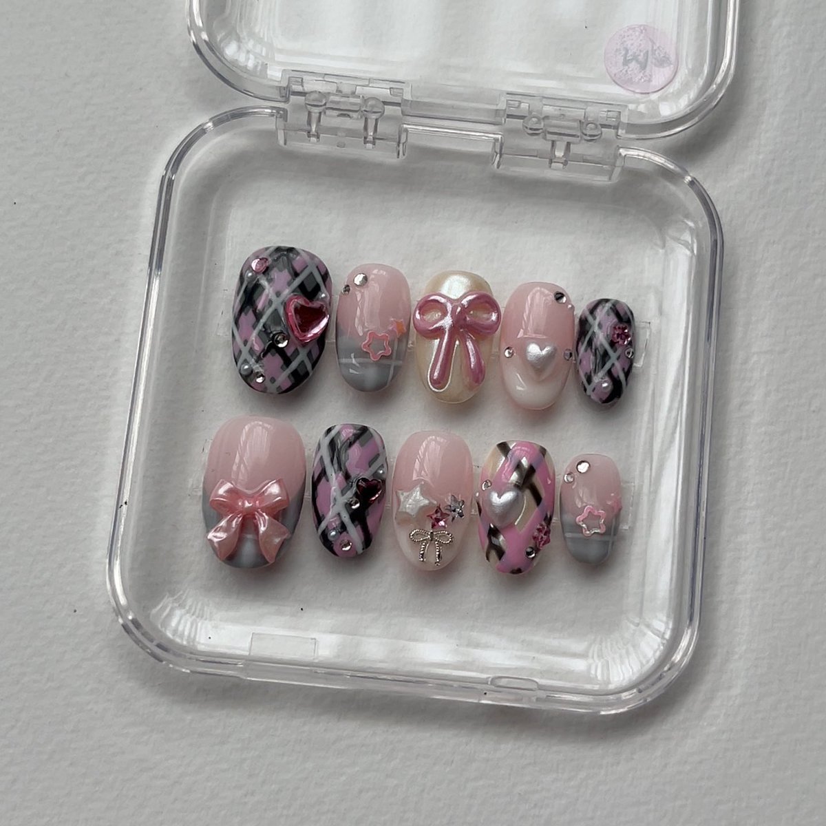 Mitten Kitten | Press-on Nails tweet media