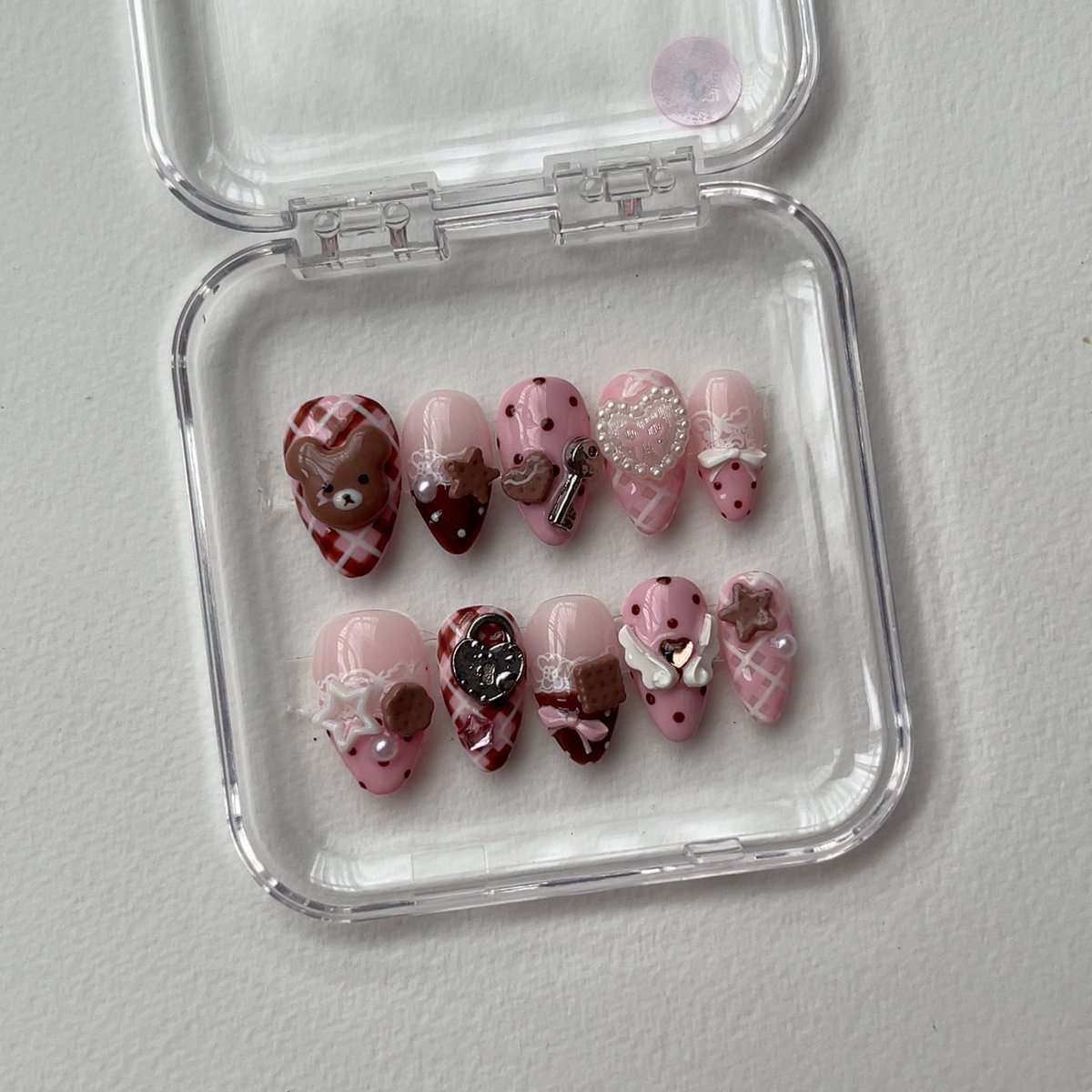 Mitten Kitten | Press-on Nails tweet media