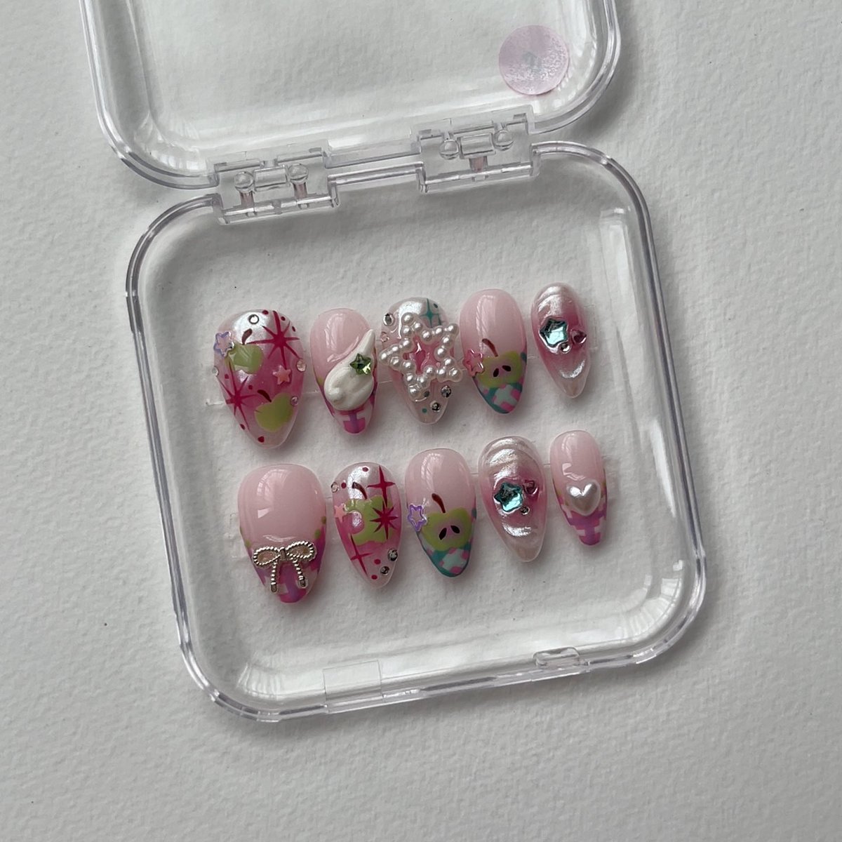 Mitten Kitten | Press-on Nails tweet media