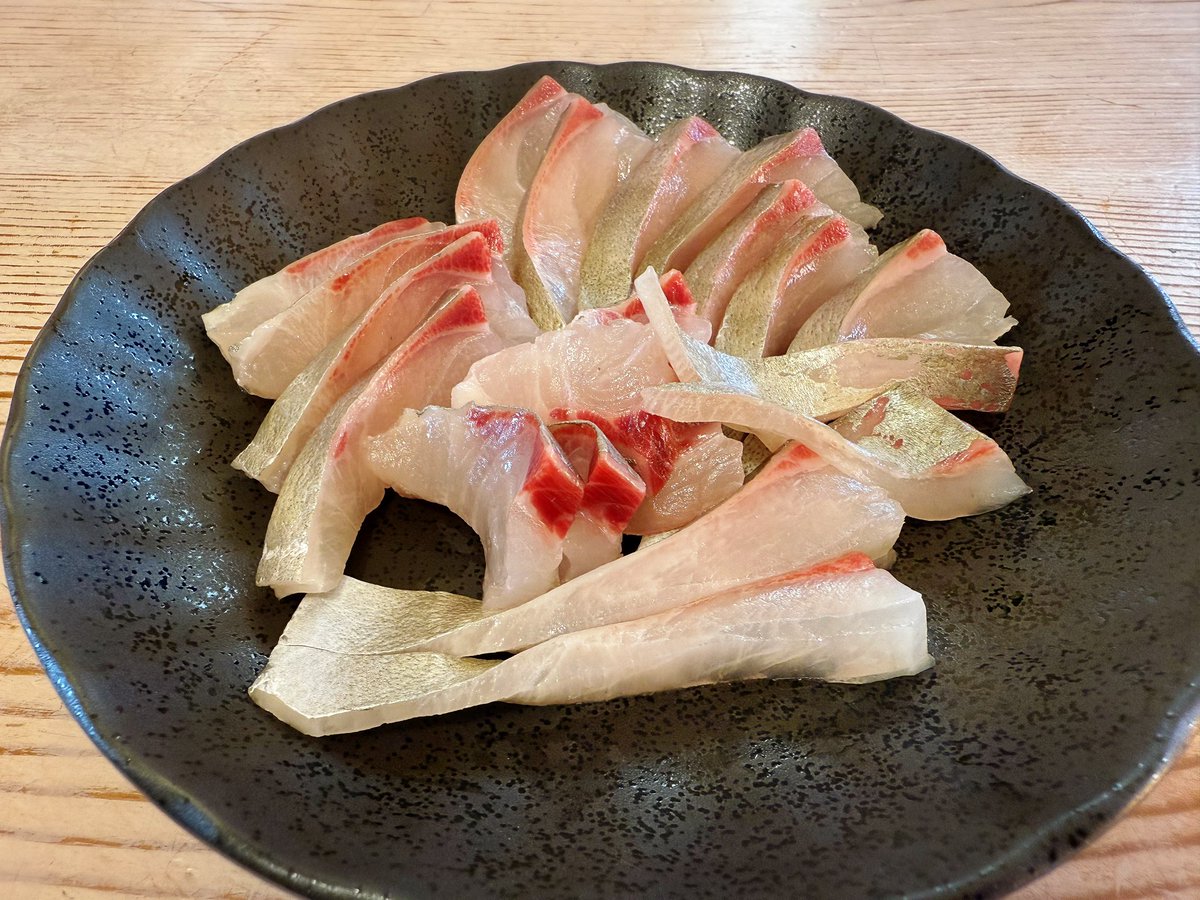 今年最後の休みなんで昼からシマアジ許してください🍺乾杯🍺