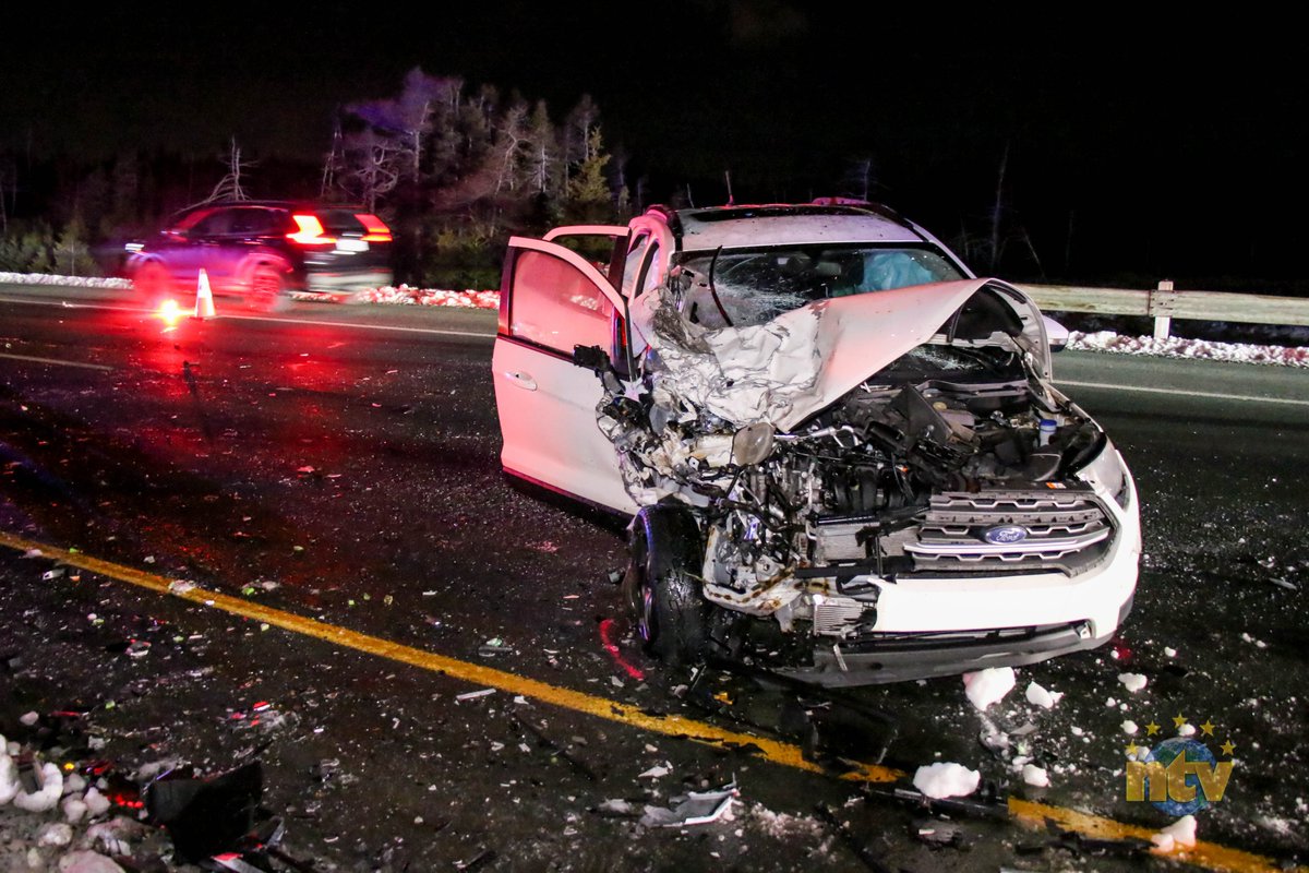 Noble41's tweet photo. A reported five people were taken to hospital following a head-on collision on the Outer Ring Road on Sunday evening. The collision reportedly caused by a driver traveling on the wrong side of the highway.
https://t.co/uzLGWIqTOE
#nltraffic @NTVNewsNL https://t.co/E8jya9e1dA