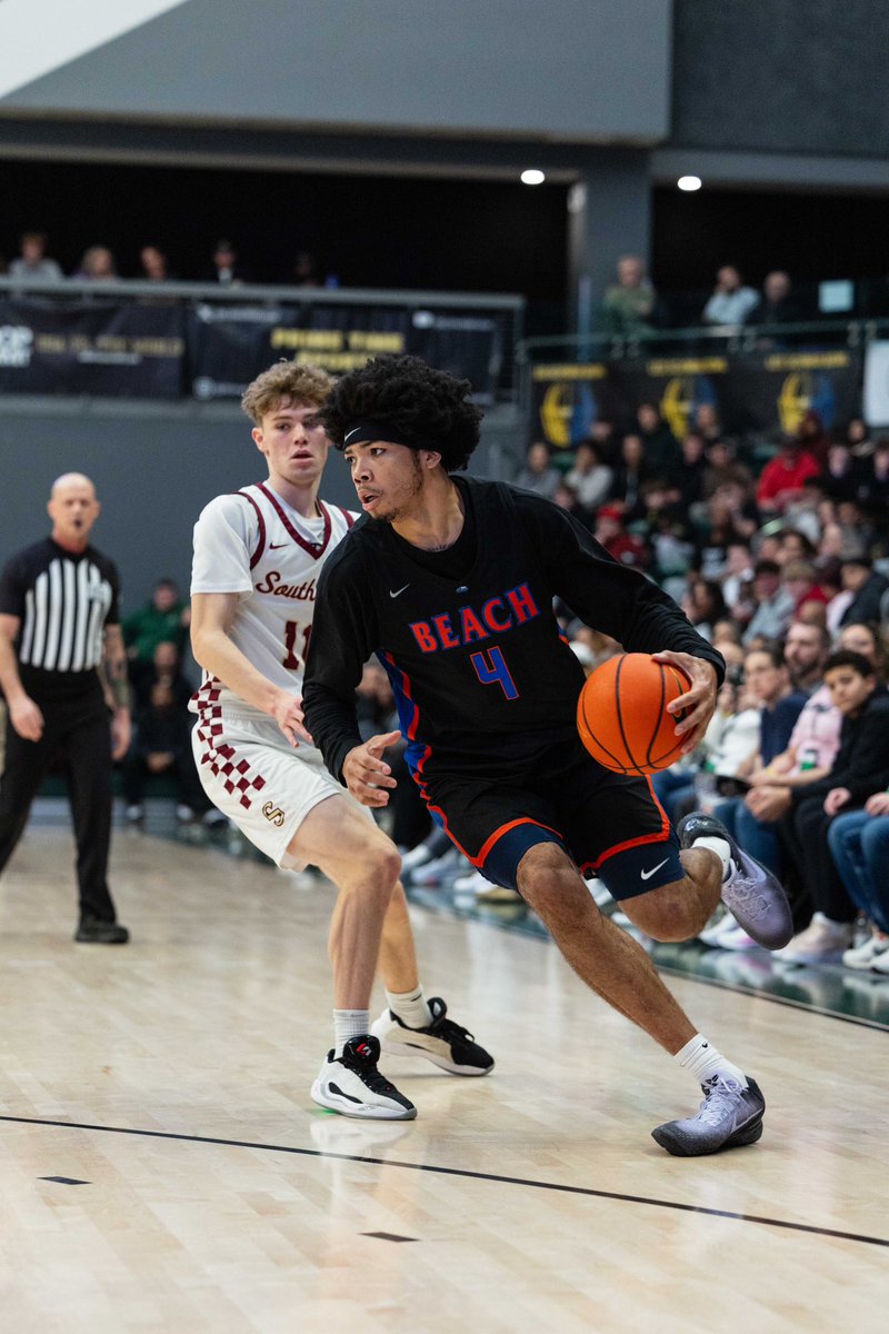 LSInvitational's tweet photo. Some amazing playing is happening right now with the Vikings against the Skyhawks! Stay tuned for the final score. Current score is Skyhawks ahead 51-50 end of third quarter. 

🏀#LSI29 
🏀#2025LSI
🏀#TheTournament 
🏀#LesSchwabInvitational https://t.co/UokehsSU99