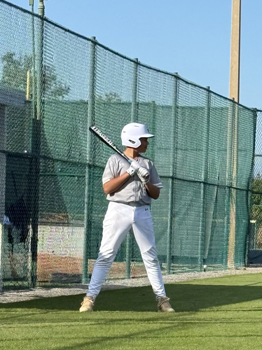 UncleLukeII's tweet photo. It was a good first day at the @BaseballFactory UA Next National Prospect Games. Happy to be outside in the sun getting better while there’s a snowstorm back home! #uanextprospect #uadugout https://t.co/ZtPlYhNVG4