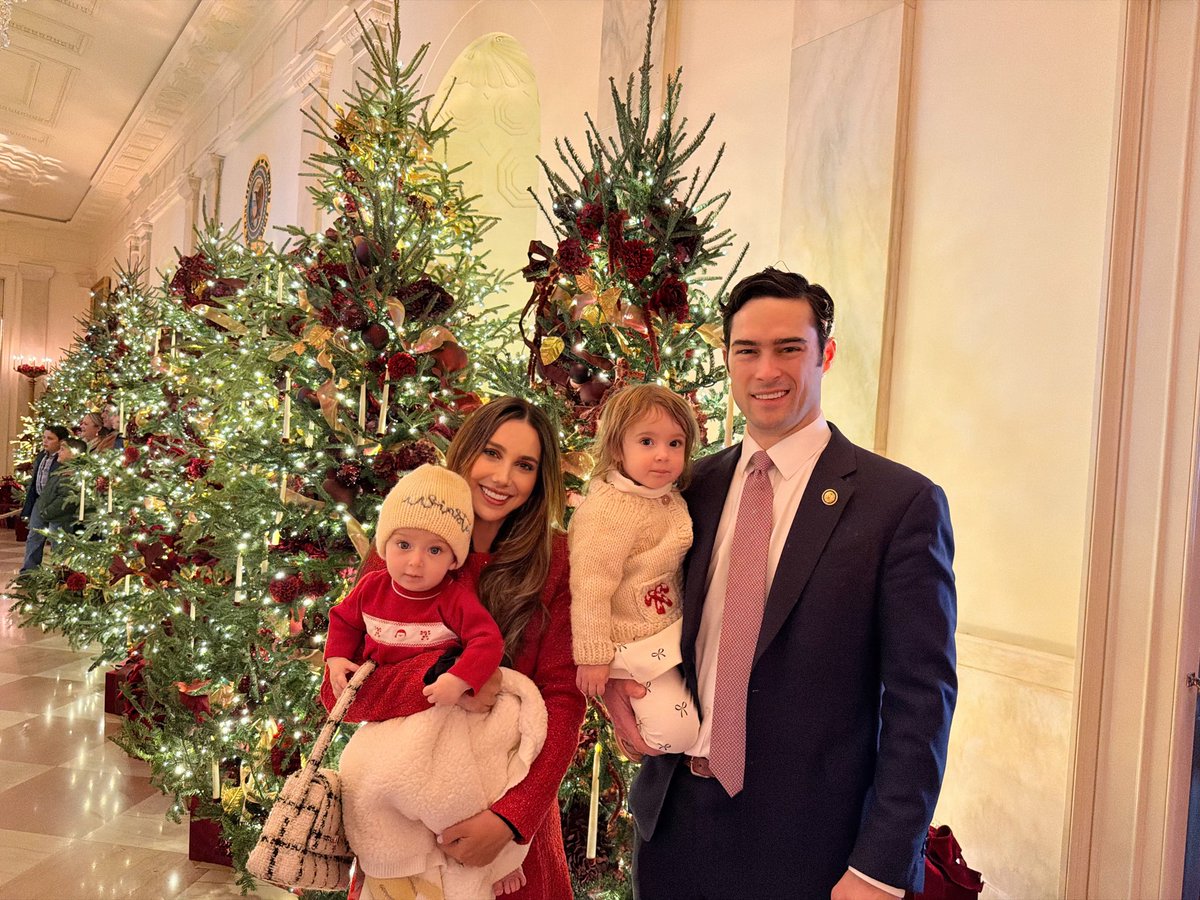 RepBrandonGill's tweet image. As I look back on my first year in Congress, I’m thankful for the opportunity to serve the great people of  North Texas and to have my family by my side.
