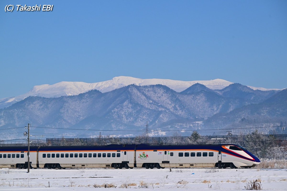 晴れたぁ～！ 何度もチャレンジしては山が見えなかったり曇ったり列車