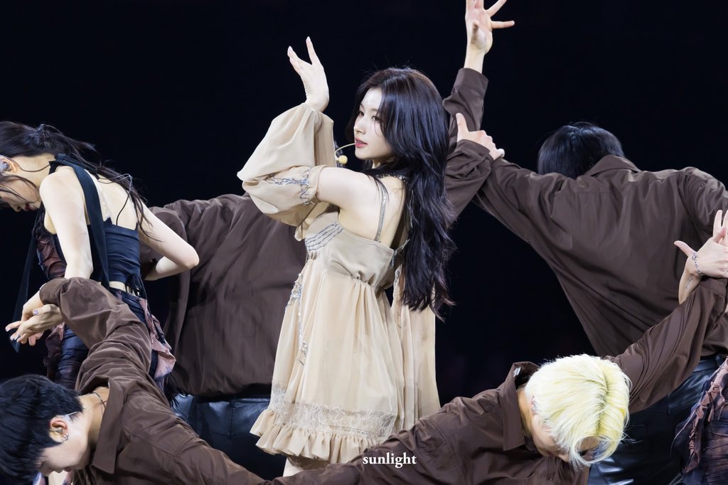 サナ ゴールデンウィーク明けまでお取り置き 251213 BANGKOK DAY1 pic. #트와이스 #TWICE #사나 #SANA #サナ