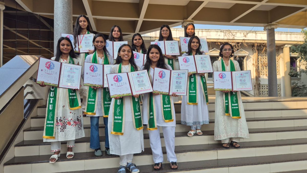 Divyajyoti111's tweet photo. 🎓 Bachelor of Optometry Degree Distribution 🎓

👏 Congratulations to all graduates!
🌟 The future of optometry looks bright.

#BachelorOfOptometry
#Convocation2025
#DiwalibaOptometryCollege
#TejasEyeHospital
#UkaTarsadiaUniversity
#OptometryGraduates
#ProudMoment https://t.co/5uFjVT4mtq