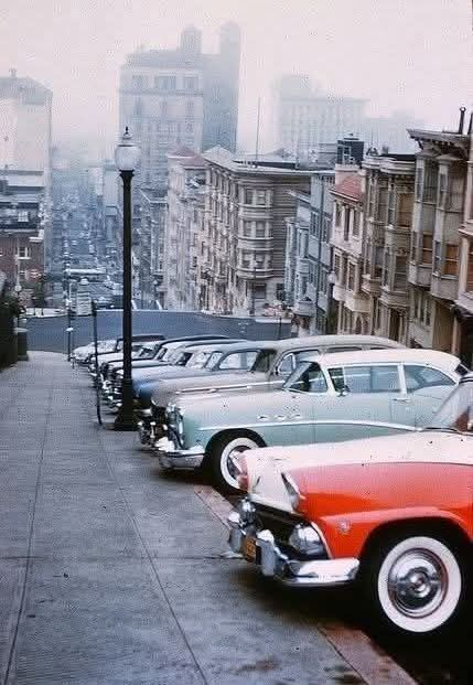 us_connie's tweet photo. Seen from the car, what year is this photo from? 🤔 https://t.co/myONOLyGKy