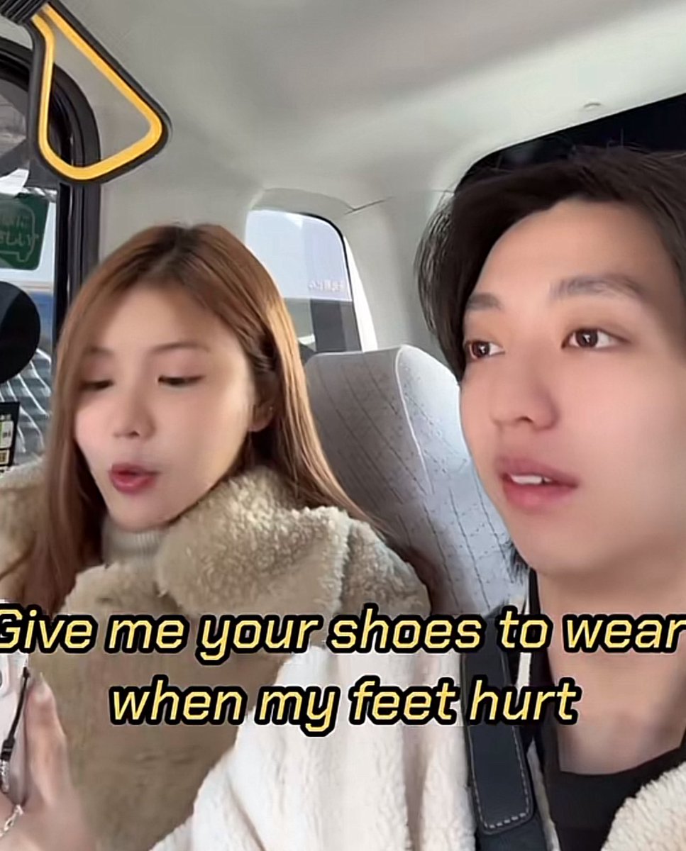 gwencorepprx's tweet image. น้องบอกแต่ถ้าเท้าเจ็บอยู่แล้วก็bare minimumเพราะเป็นสิ่งที่น้องควรทำอยู่แล้วนะ ควรช่วยเปลี่ยนรองเท้า นียๆๆๆเริชเลยล่ะ