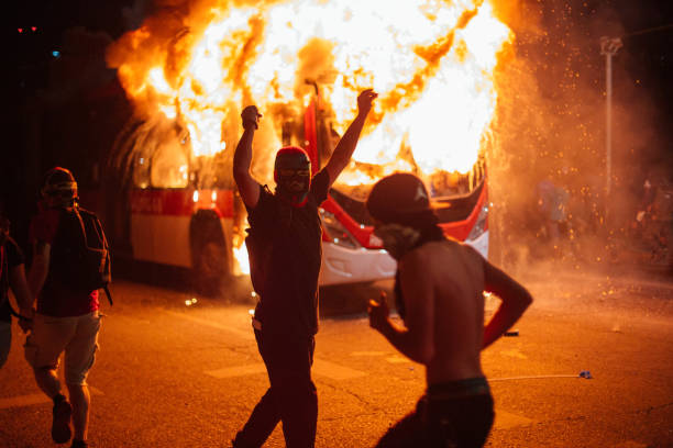 desde_1965's tweet image. El Ministerio de Transportes informó que 109 buses fueron quemados en Santiago desde el inicio del estallido hasta fines de 2020.