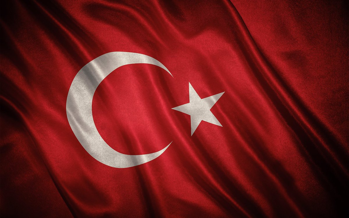 Yalova'da gerçekleştirilen operasyonda hain saldırı sonucu şehit olan kahraman polislerimize Allah’tan rahmet; Emniyet Teşkilatımıza ve milletimize başsağlığı, yaralanan polislerimize acil şifalar diliyoruz. 🇹🇷