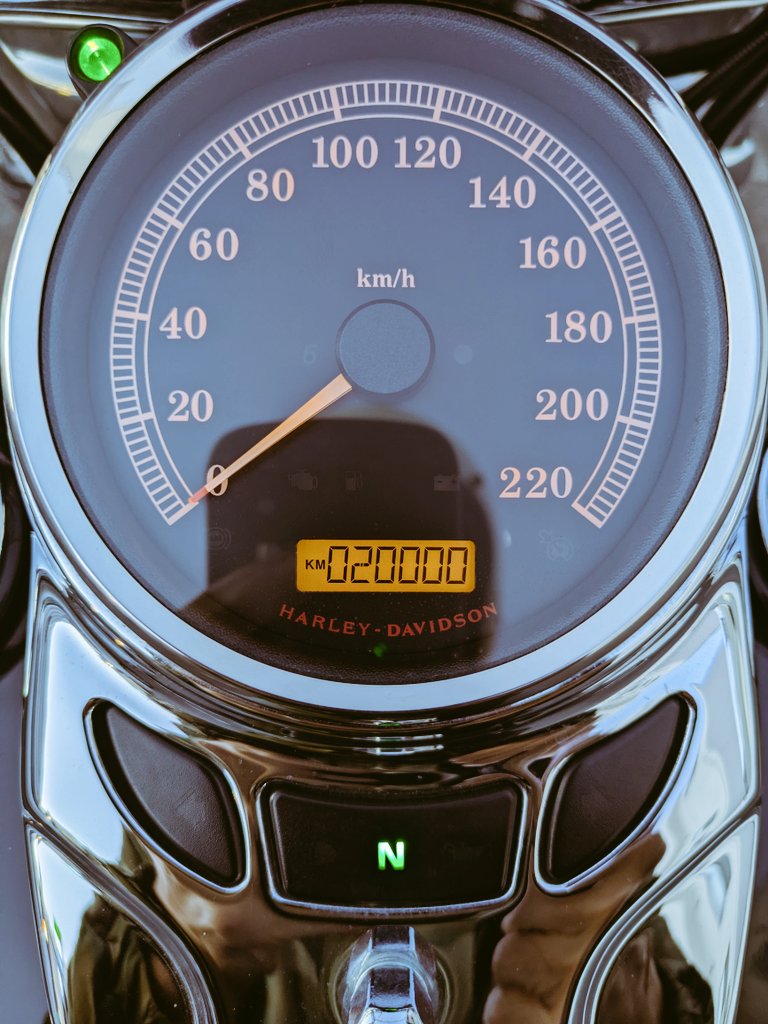 こういうの撮っちゃうよね〜 20,000kmお疲れ様！ まだまだ一緒に走ろう