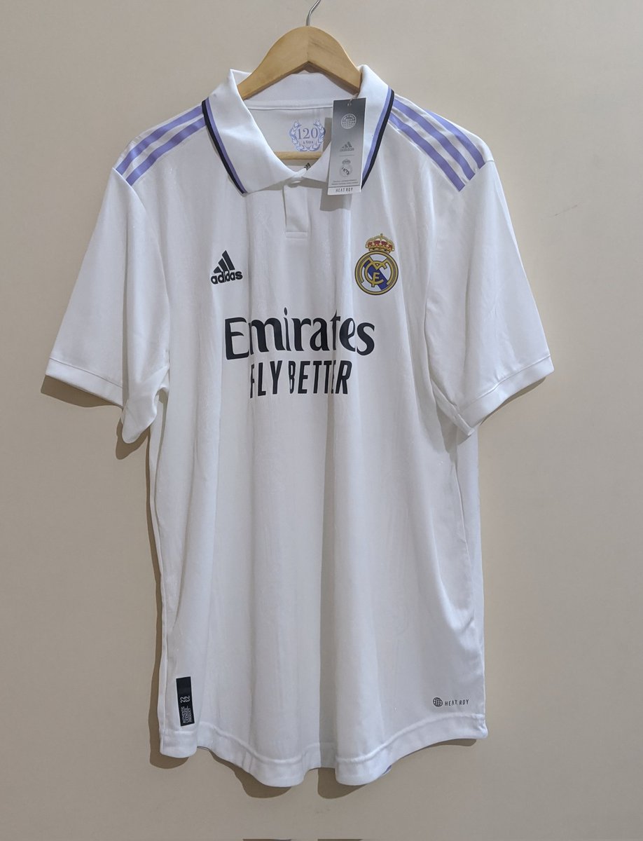 VsKitCorner's tweet image. 🇪🇸 For Sale!

Real Madrid 2022/23 Home Heat Rdy. 

Available with Benzema, Vini Jr, Kroos on the back. 

XL. 

Brand New With Tags. 

£125.