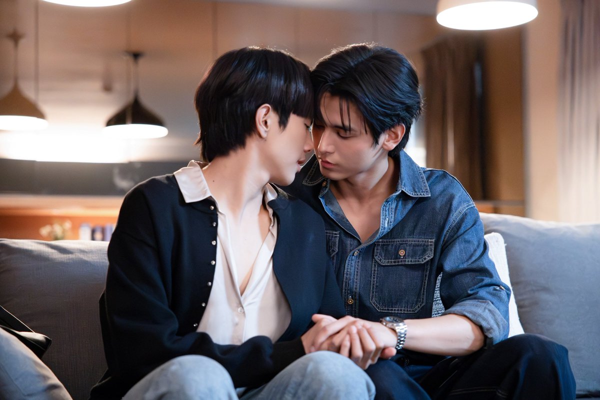 todayentth's tweet photo. บทเพลงแห่งรักของ “เต้” ทำให้ “จา” ลุกขึ้นสู้เพื่อความรักครั้งนี้! ในซีรีส์ iQIYI Original “The Love Never Sets ฉากนั้น...ยังเป็นเธอ”

อ่านต่อ : https://t.co/cMFwO658hI

#TheLoveNeverSets
#ฉากนั้นยังเป็นเธอ 
#iQIYIOriginal
#JaTae #nikitaJaja #DomonAtom https://t.co/17xojSzKtg
