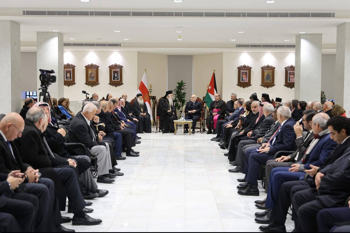 هنّأ سمو الأمير الحسن بن طلال، رئيس مجلس أمناء المعهد الملكي للدراسات الدينية، رؤساء وممثلي الكنائس في المملكة، وأبناء وبنات الطوائف المسيحية، بمناسبة عيد الميلاد المجيد 
لمزيد من التفاصيل: facebook.com/share/p/16fk6y…