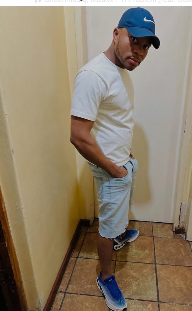 BafanaSurprise's tweet image. We gonna make example of this poes, even Julius Malema can’t save him!

These People can’t be abandoning their Countries, just to be in South Africa and become phone snatchers.

They own land in Zimbabwe they must focus on it and leave us alone!