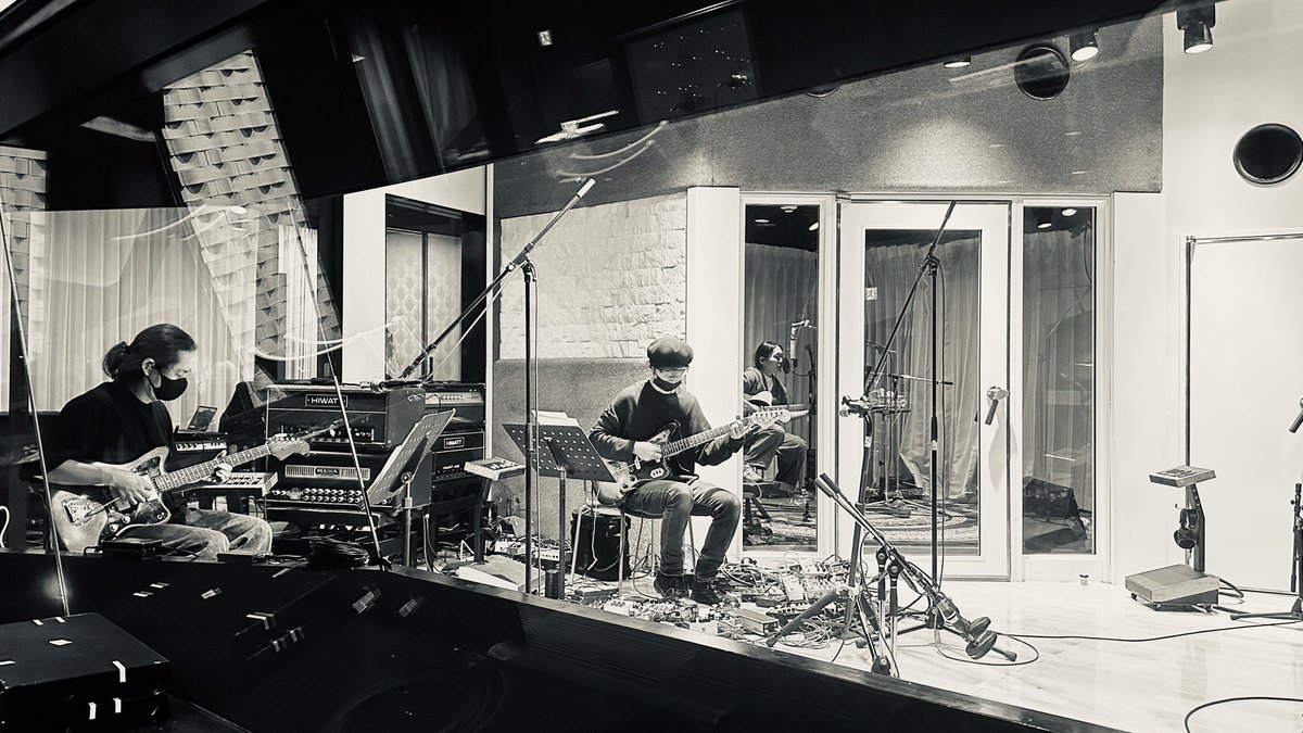 h_hellrec's tweet image. Recording for our new album is now done  We'll be moving on to the track down stage from next year🔥🔥🔥

#tokyoshoegazer
#東京酒吐座