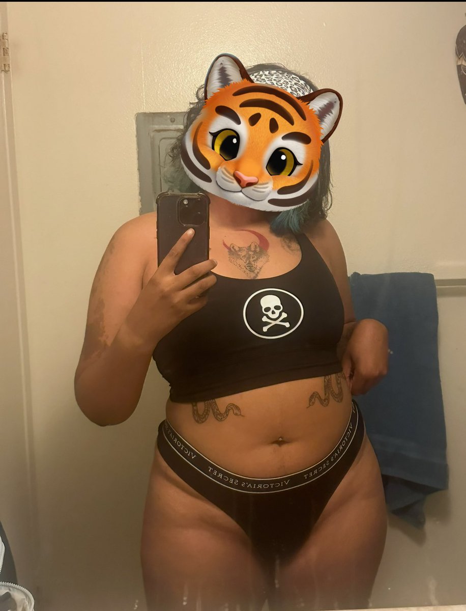 ✧ Nati ✧ fattie dawg tweet media