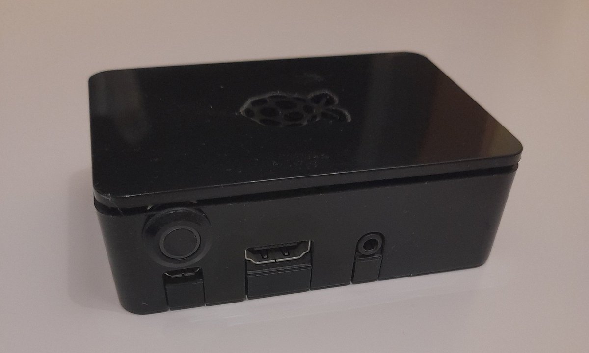 Pues nada, todo ha sido por un condensador, así que he usado un condensador de fluzo para volver atrás en el tiempo y devolver la pi a su estado original... 🙃

¡Algún que otro inocente ha caído!