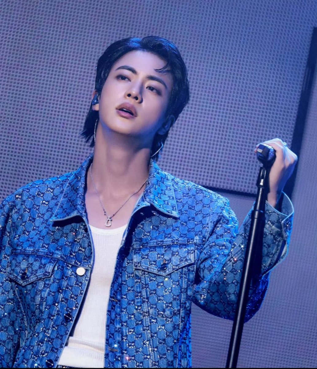 ひとたびステージに立つとこんな表情するんだ. キミのこと何も知ら