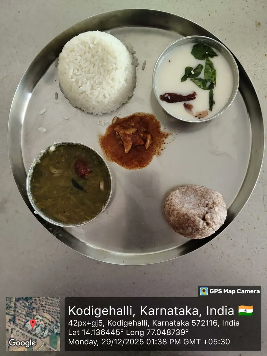 89Mdrs's tweet photo. Afternoon lunch  #SocialAudit_SWDMeals #SocialWelfare_Karnataka https://t.co/OyWjRwhlSR