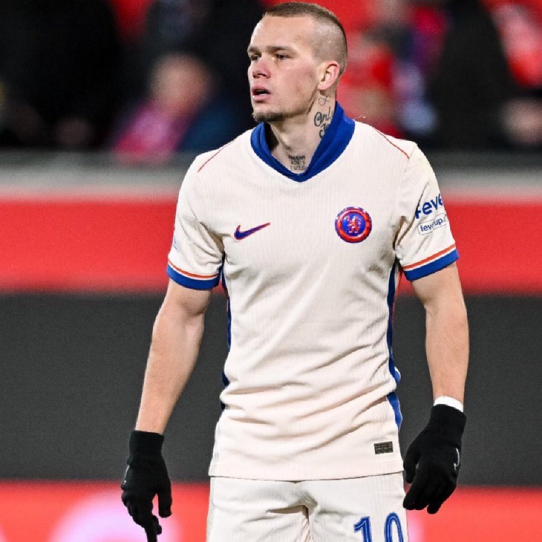 𝚁𝙰𝚈  tweet media