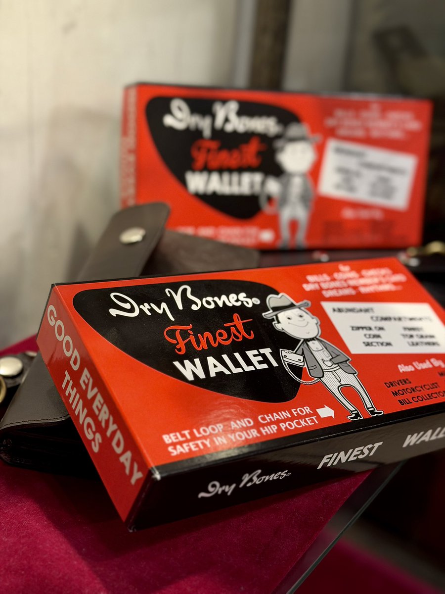 DryBones_Nagoya's tweet photo. #drybones #nagoya #oosu #vintagefashion #50s #vintage #vintagestyle #trackerwallet #wallet #名古屋 #大須 #名古屋ドライボーンズ #ドライボーンズ #アメカジ #アメカジスタイル #アメカジコーデ #トラッカーウォレット #財布 #ペイズリー https://t.co/0hCxhltuqM