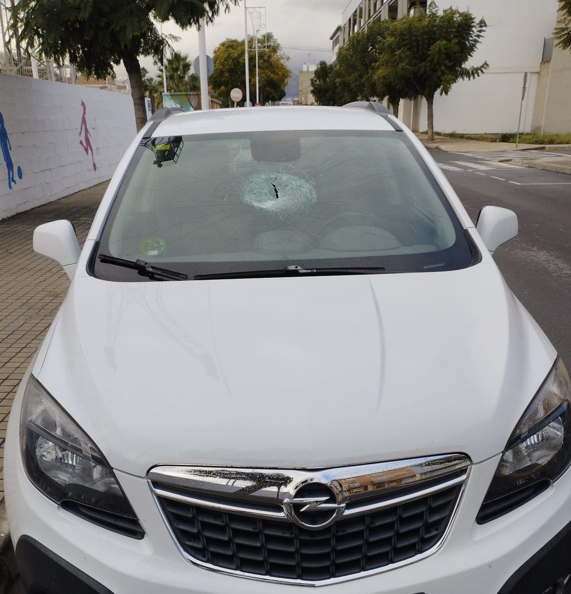 capdecoco's tweet image. Vas por la autopista a 120 km/h y te tiran una piedra desde un puente la pasar por debajo...  Eso es moda ahora o algo? #pabernosMatao