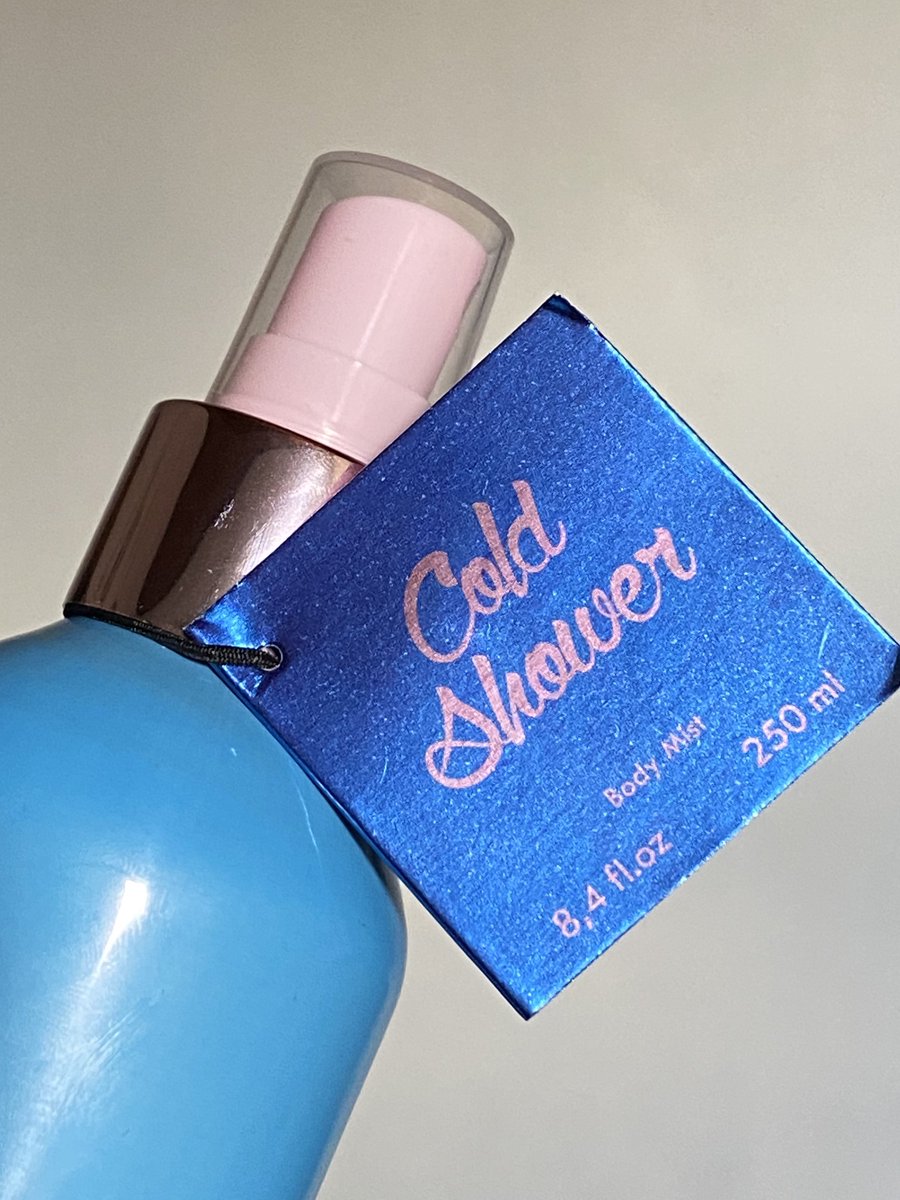 Another WANGI fresh AFTER-SHOWER vibe that I’m obsessed with! 🚿🧼

Mix fresh soapy vibes + creamy coconut dikit = PERFECTION 🥥🫧🌴🥹

[ under 100k for 250ml ]