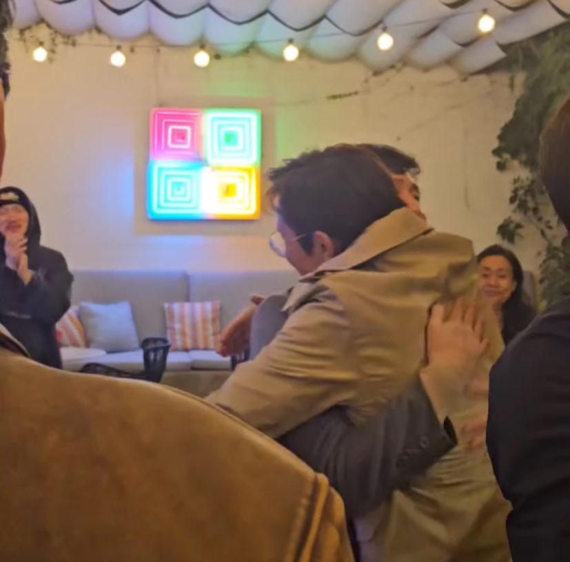 3sadvirgins's tweet image. exactly a year later we get to see another hug there are tears in my eyes