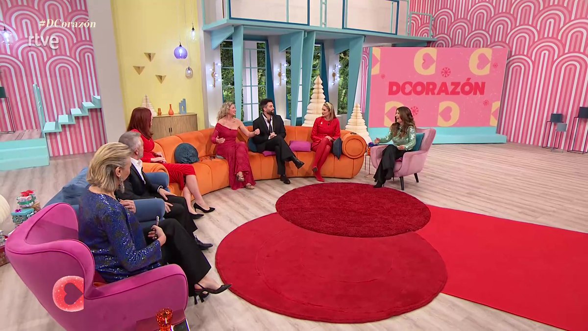 #Audiencias 📈#DCorazón 💖, lo mejor de la crónica social con <a href="/anneigartiburu_/">Anne Igartiburu</a> y <a href="/javihoyos/">Javier de Hoyos</a>, anota un 10% de cuota y 2.717.000 contactos en <a href="/la1_tve/">La 1</a>