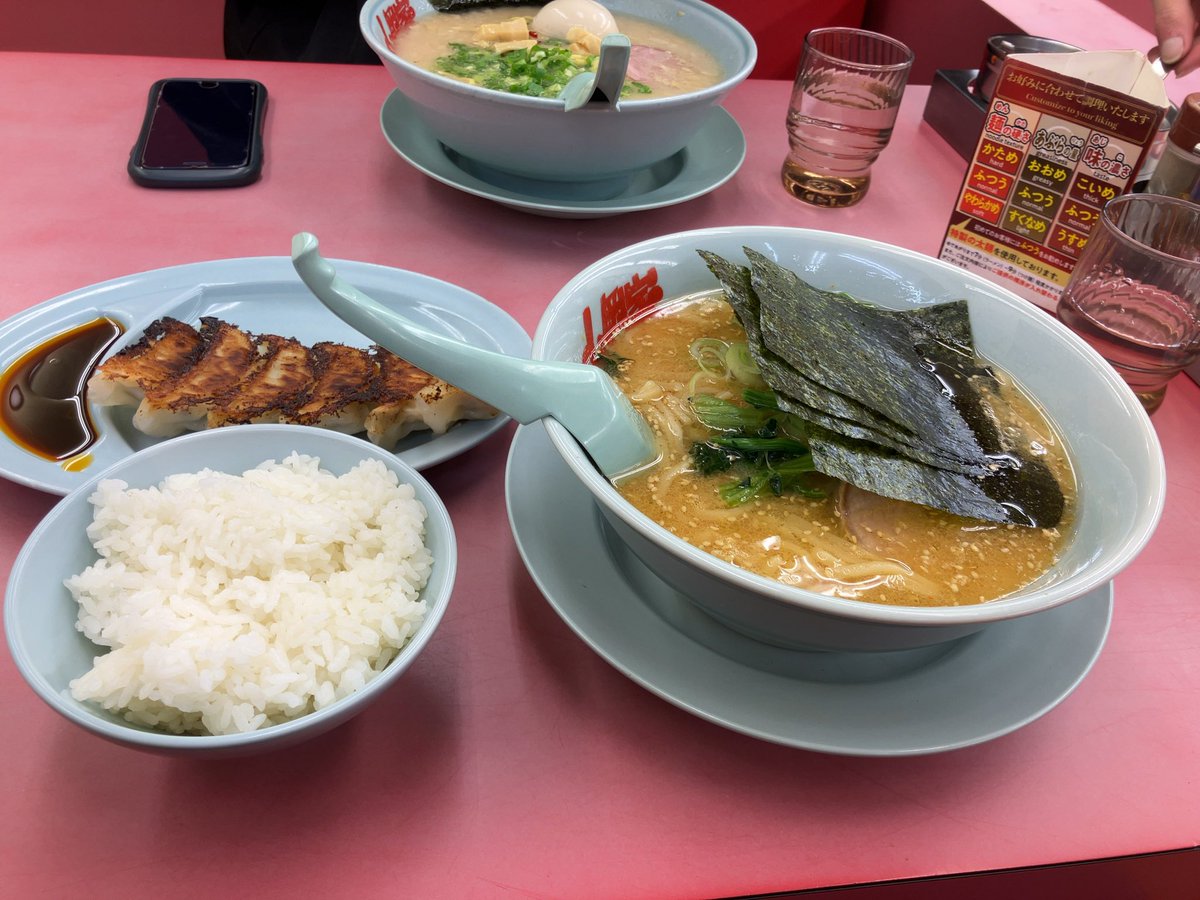 eientei0713's tweet image. 仕事納めしてきた
職場の人と山岡家でご飯