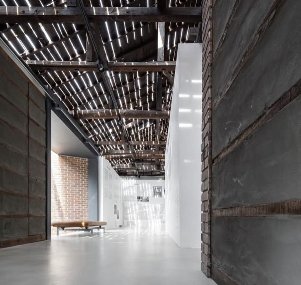 OLlVEKlMN's tweet image. #JENNIE will hold her first solo photo exhibition in Seoul.
It will take place at YOUTHQUAKE from January 16 to 29, 2026.
The exhibition will be open daily from 11 AM to 8 PM (KST).

All proceeds from the exhibition will be donated, making it a fully charitable event.🥺🤍