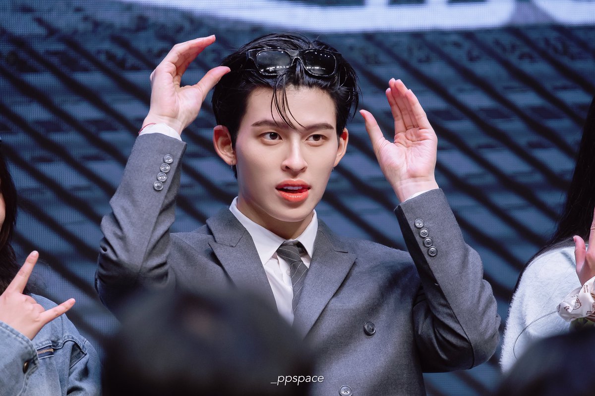 melodypalette_'s tweet image. 🔫🐶🌸

POND 1ST FANCON NANNING
#PondFanconinNanning