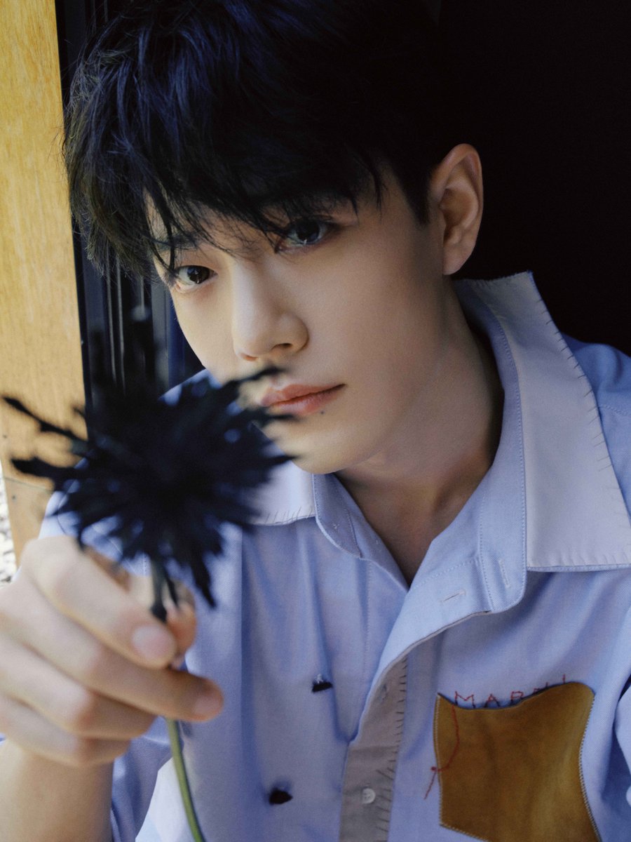 YoukuOfficial's tweet photo. Fresh handsome faces await. Check out #XiaoZhan ! 

#肖战 

#YOUKU #优酷 https://t.co/zGdkdtSeRP