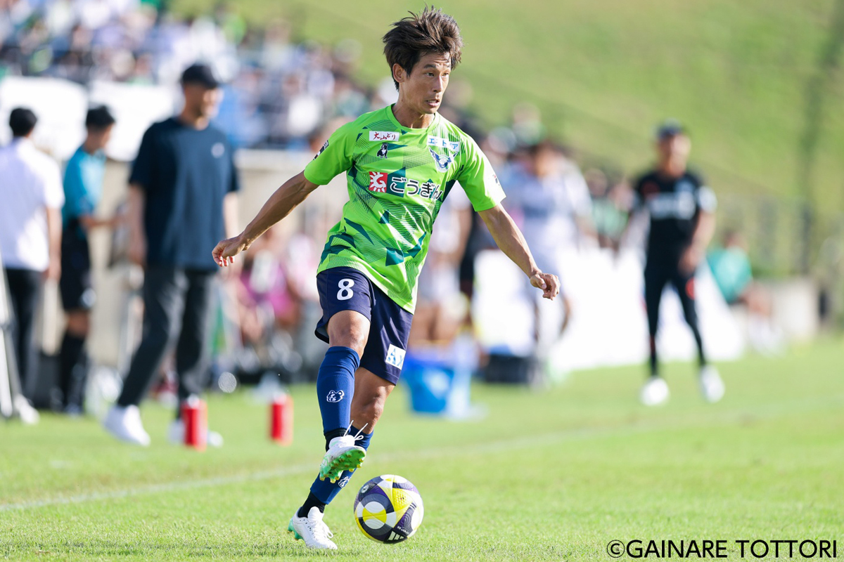 FCosakaOfficial's tweet photo. 【トップチーム】
田中恵太選手 ガイナーレ鳥取より完全移籍加入のお知らせ

ガイナーレ鳥取より田中恵太選手が完全移籍加入することとなりましたのでお知らせいたします。

💬コメント
サッカー界ではベテランと呼ばれる年齢かもしれませんが、まだまだ成長できると信じています。
FC大阪という素晴らしいクラブで、サッカーに対する情熱をさらに燃やし、進化し続けたいと思います。

🔗田中選手のプロフィール、コメント全文など詳細は⏬️
https://t.co/T8A85HHtvZ

#FC大阪 #fcosaka #圧倒 #J3 #東大阪 #田中恵太