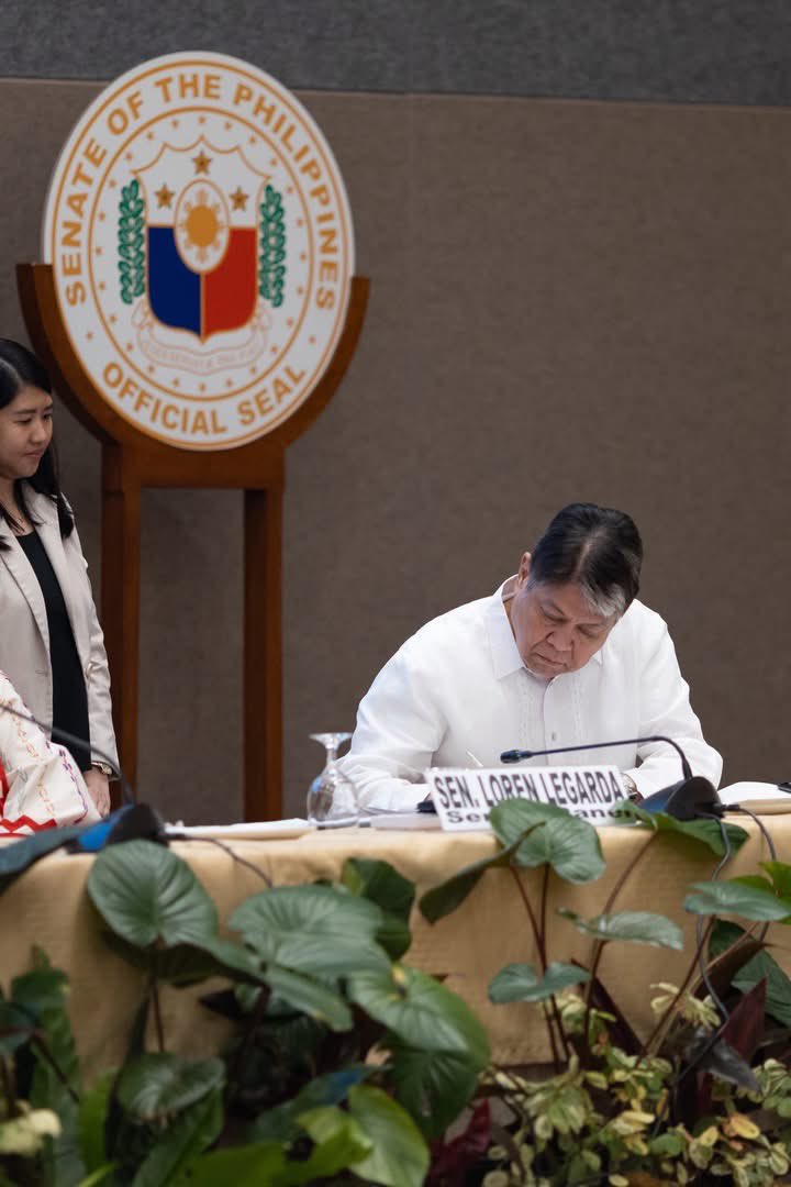 kikopangilinan's tweet photo. Explanation of Vote on the Ratification of the Bicameral Conference Committee Report on the 2026 General Appropriations Bill:

MANIFESTATION OF VOTE ON 2026 BUDGET BICAM REPORT

I am voting YES, with reservations, particularly on the provision authorizing the Department of Agriculture (DA) to enter into Memoranda of Agreement (MOAs) with the Department of Public Works and Highways (DPWH) in the implementation of the ₱33-billion Farm-to-Market Roads (FMR) Program. This implementation modality raises significant execution and accountability concerns.

I respectfully request the President to veto this specific provision, for the following reasons:

Number 1: Violation of the spirit of Republic Act No. 8435, or the Agriculture and Fisheries Modernization Act (AFMA)

Section 52 of the AFMA clearly states that the planning and prioritization of farm-to-market roads belong to the DA, in close coordination with LGUs and our farmers and fisherfolk.

Pinagpapasyahan ito batay sa ano ang kailangan ng sektor ng agrikultura, hindi ng pangkalahatang prayoridad sa gawaing bayan. Hindi lang proyekto ng pagse-semento ang mga FMR—ayon mismo sa batas, kasangkapan pang-ekonomiya rin ito sa pagsiguro ng ating pagkain.

Number 2: Capacity and accountability concerns with DPWH

The DA itself has admitted that DPWH is currently facing a massive backlog of about 60,000 kilometers of unfinished FMRs. Doon pa lang, dapat na tayong huminto sandali bago bigyan sila ulit ng malaking pondo.

If we want to boost farmers’ productivity, reduce their transport costs, and improve their incomes, the DA is best equipped to determine which roads matter most for production areas and market access—so public funds are used where they bring the biggest agricultural and economic gains.

Number 3: Government spending and PPP option

If the argument for allowing the DA to enter into MOAs with DPWH for farm-to-market roads is to “speed up” infrastructure spending and meet economic targets, the issue is not which agency is assigned, but whether it has the credibility and capacity to deliver.  Less than 60 classrooms built by the DPWH for the DepEd in the year 2025 is enough proof to show the Department cannot be relied upon to deliver at least until they have successfully overhauled their corrupt and inutile operating system.

We should utilize the Public-Private Partnership Code passed in 2023 to accelerate infrastructure while ensuring fiscal discipline and accountability—without overloading DPWH.

Hindi naman basta lang masabing mabilis, doon na tayo sa mabilis. Ang isyu ay kredibilidad at kapasidad.

Tulad ng pagdidisiplina sa ating mga anak, hindi binibigyan ng reward ang masamang pag-uugali. Nagbibigay tayo ng time-outs. Kailangang makuha ulit ng DPWH ang tiwala ng taumbayan.

Bumoto ako ng YES upang matiyak ang tuloy-tuloy na serbisyo at kabuhayan ng sambayanang Pilipino. Ngunit sa puntong ito, kailangan ang veto ng Pangulo upang maprotektahan ang magsasaka, mabantayan ang pondo ng bayan, at mapanatiling nakatuon ang mga kalyeng sakahan sa pagpapakain sa bayan.