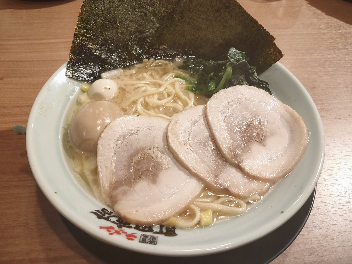 Koa_Kurekoa's tweet photo. スキー終わりのラーメン https://t.co/KDWMNkxmQr