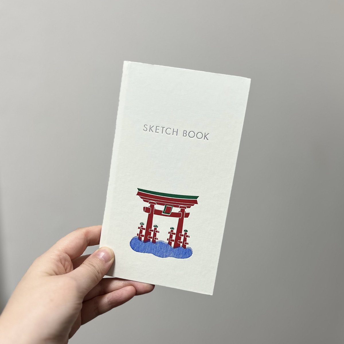 #ベスト文房具2025

カラートラベラーさんの宮島スカーレットと野帳も外せない。大事に使います。