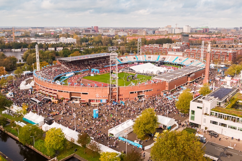 Na de start van de inschrijving bleek de belangstelling voor de Amsterdam Marathon 2026 ongekend groot. Binnen een week zijn alle 32.000 startbewijzen voor de hele marathon en de 15.000 startplekken voor de halve marathon vergeven
hardloopnieuws.nl/amsterdam-mara… #hardloopnieuws