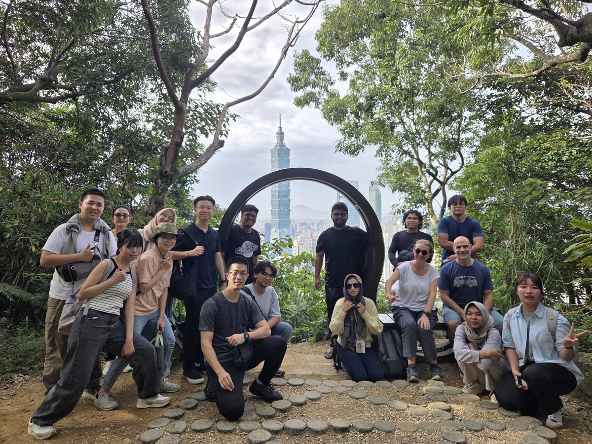 ItziMex's tweet photo. The 47th #ISYA in Taipei report is now available in @iau_org web pages, about the activities we had there and the feedback we received from alumni and lecturers. What a great #astronomy #school and what a great location to host it! Thanks Taipei! https://t.co/OKfKvfXIuz🔭 https://t.co/MBAoNt7vIJ