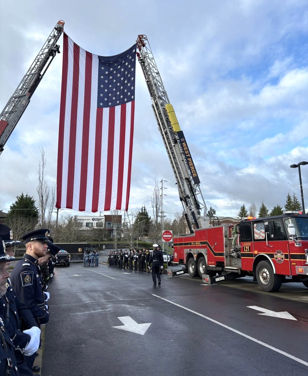 Our thoughts and condolences are with the family, friends, and colleagues of WA State Trooper Tara-Marysa Guting #720 of the Washington State Patrol. Trooper Guting tragically lost her life in the line of duty while investigating a crash on a Tacoma highway.