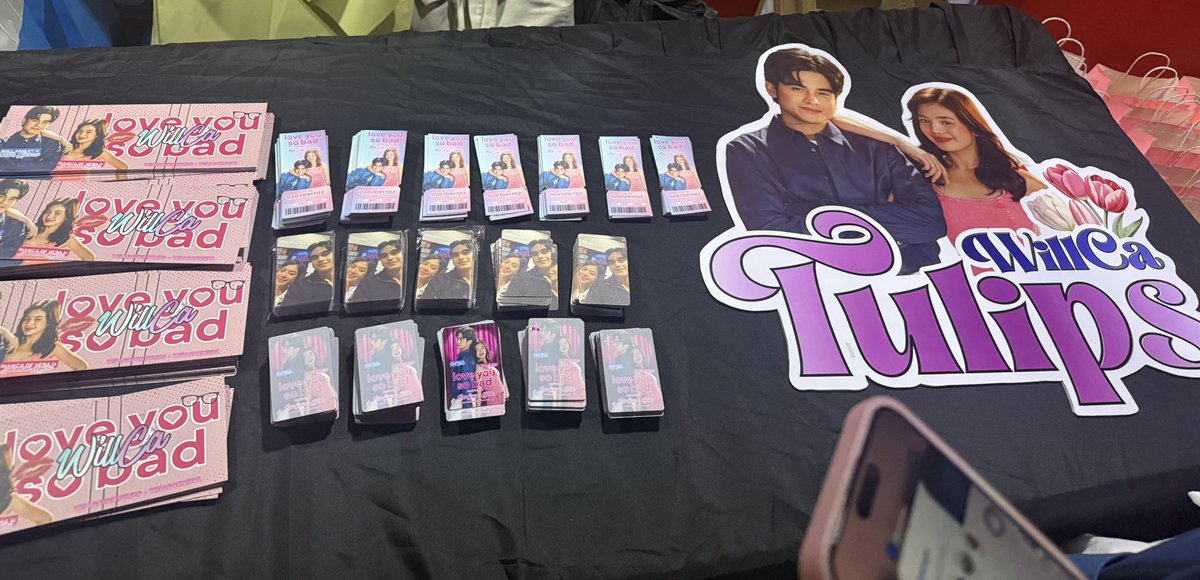 tulips 💐 tweet media