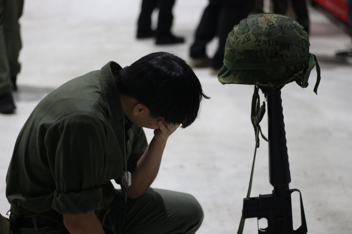 junojuno1560's tweet image. 플컨에서 찍은 사진들중 가장 맘에드는 것중 하나.

코스프레를 하랬더니 진짜 참전용사가 되어버린....