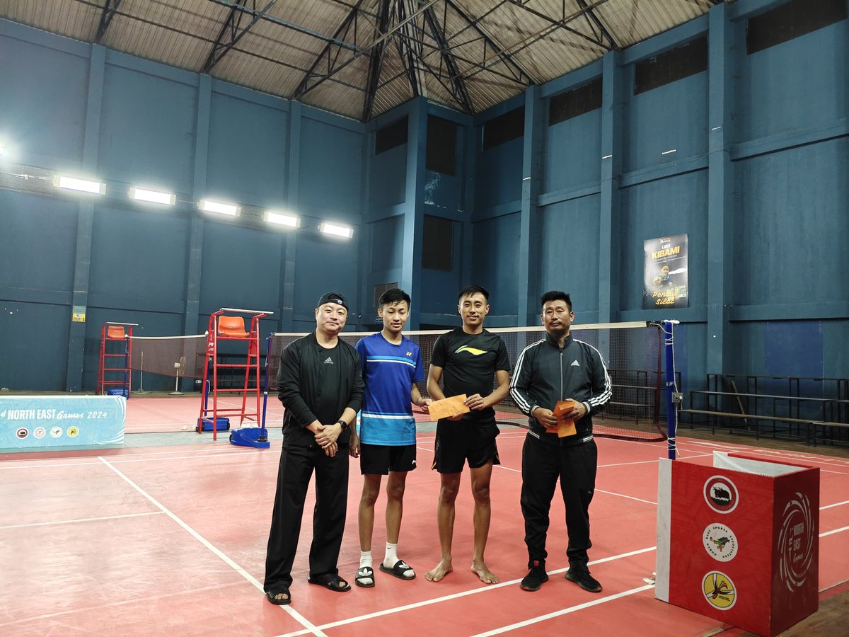 Kvulo's tweet image. 34 players participated in our annual Rengma Amateurs Open Badminton Tournament. Bentilo Kath and Yhunkvulo Tep defeated Benchulo and Abenshen Tep lifted the Championship
Samuel Changkija (IFS) Principal Chief Consevator of Forest, Govt of Arunachal Pradesh, gave away the prize