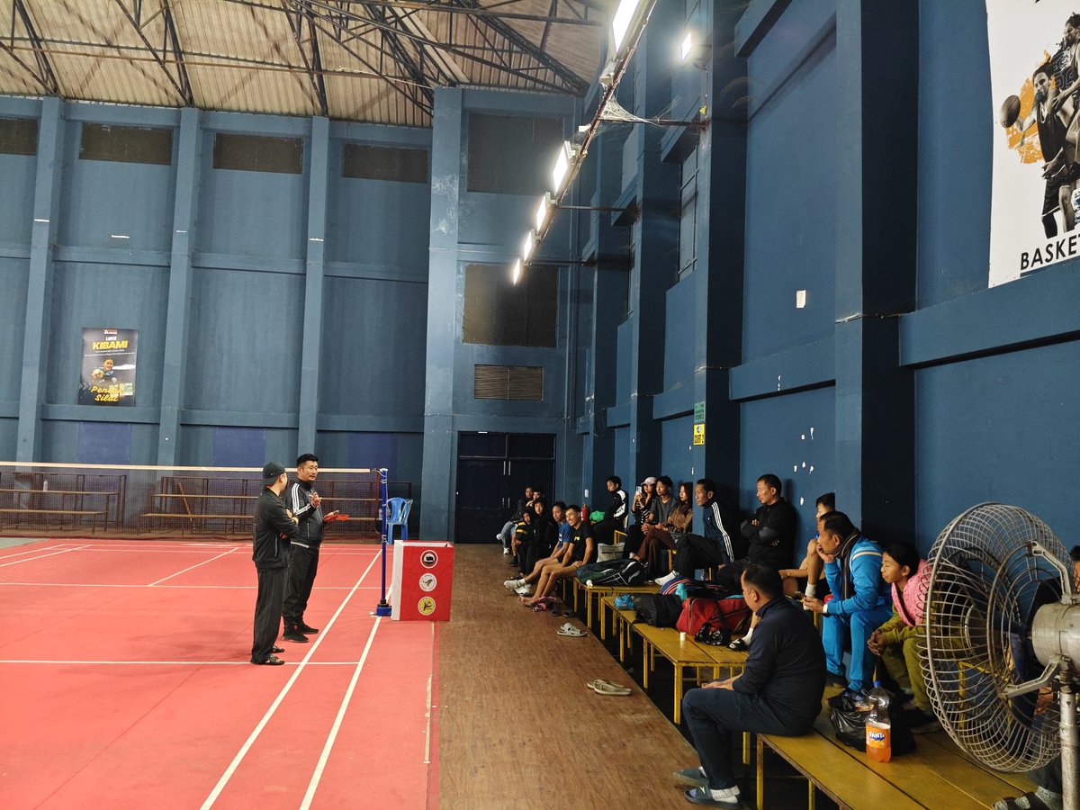 Kvulo's tweet image. 34 players participated in our annual Rengma Amateurs Open Badminton Tournament. Bentilo Kath and Yhunkvulo Tep defeated Benchulo and Abenshen Tep lifted the Championship
Samuel Changkija (IFS) Principal Chief Consevator of Forest, Govt of Arunachal Pradesh, gave away the prize