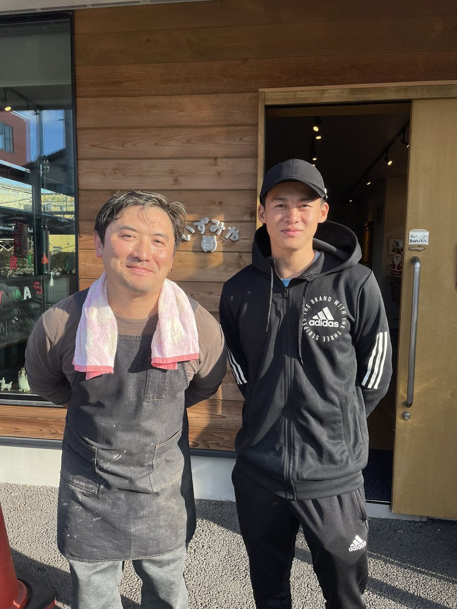 izumiya_fukurou's tweet photo. ご来店ありがとうございました😊

今年のランチは本日で終了です。

1年通してたくさんのお客様にご来店いただきました‼︎

Ｊ2昇格した #栃木シティ の選手やサポーターのお客様と仲良くなれて楽しいシーズンでした🫶

新年は５日(月)からランチスタートしますのでよろしくお願いしますଘ(੭ˊ꒳​ˋ)੭✧ https://t.co/XTyLRDzz0F