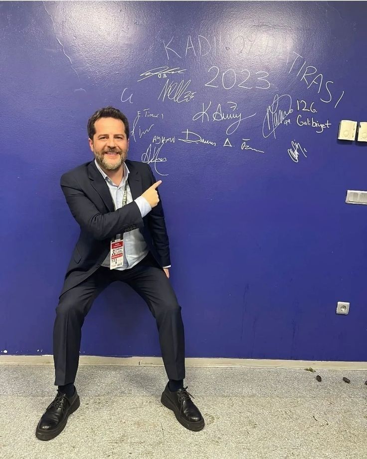 Seni ite köpeğe yem etmeyeceğiz. Kuyruk acılarının nedenini çok iyi biliyoruz. #ErdenTimurYalnızDeğildir